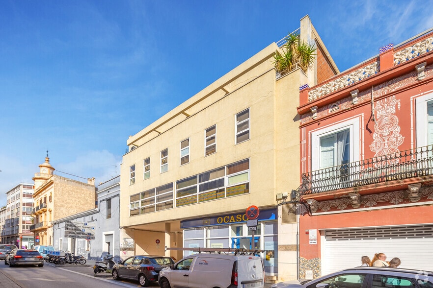 Carrer Lepanto, 3, Mataró, Barcelona to rent - Building Photo - Image 2 of 3