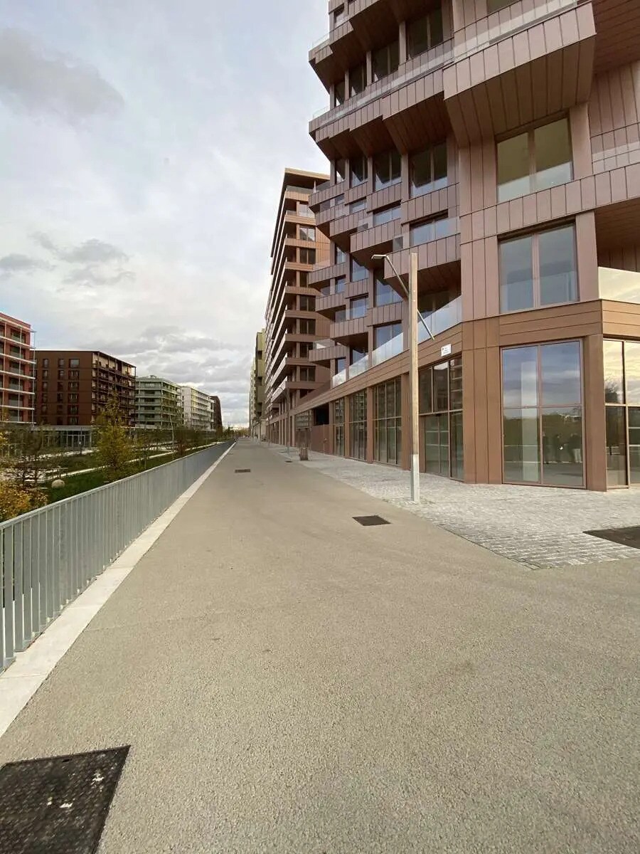 Retail in Saint-Ouen-sur-Seine to rent Building Photo- Image 1 of 4