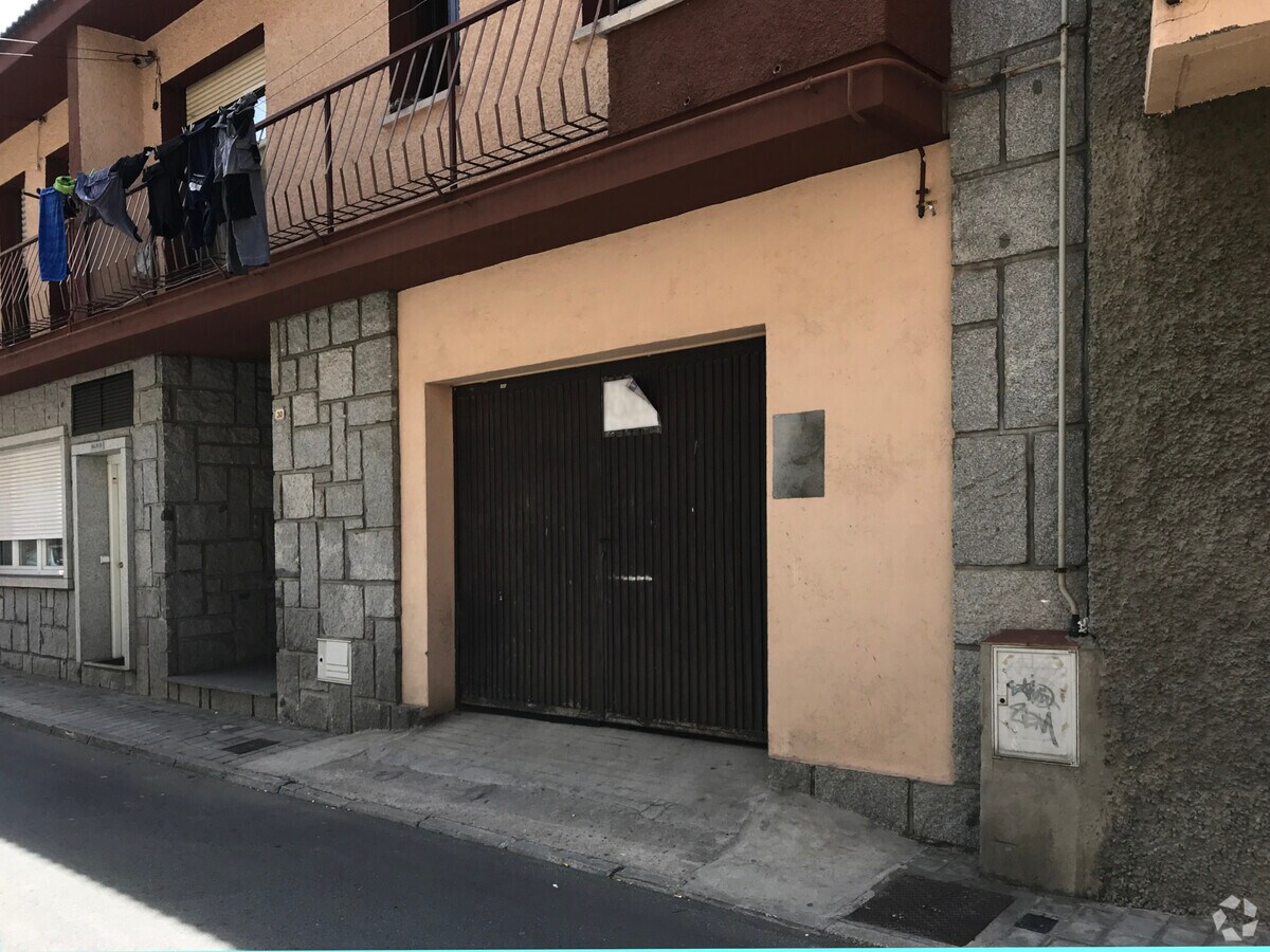 Calle Santa Teresa de Jesús, 30, Guadarrama, MAD 28440 -  -  - Interior Photo - Image 2 of 2
