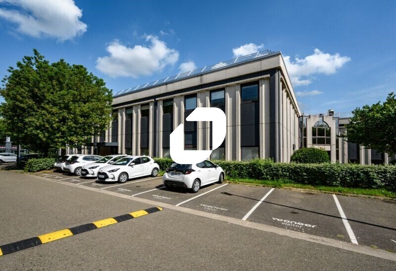 Office in Cergy to rent Building Photo- Image 1 of 26