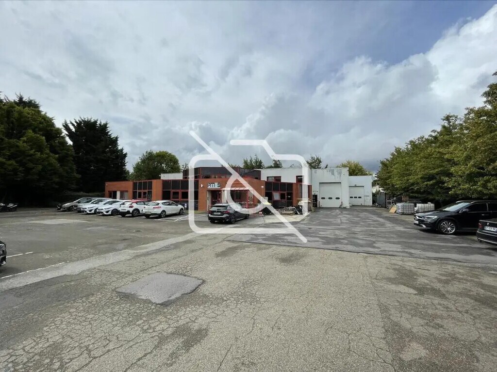 Vente Entrepôt 1 850 m² - Photo 1