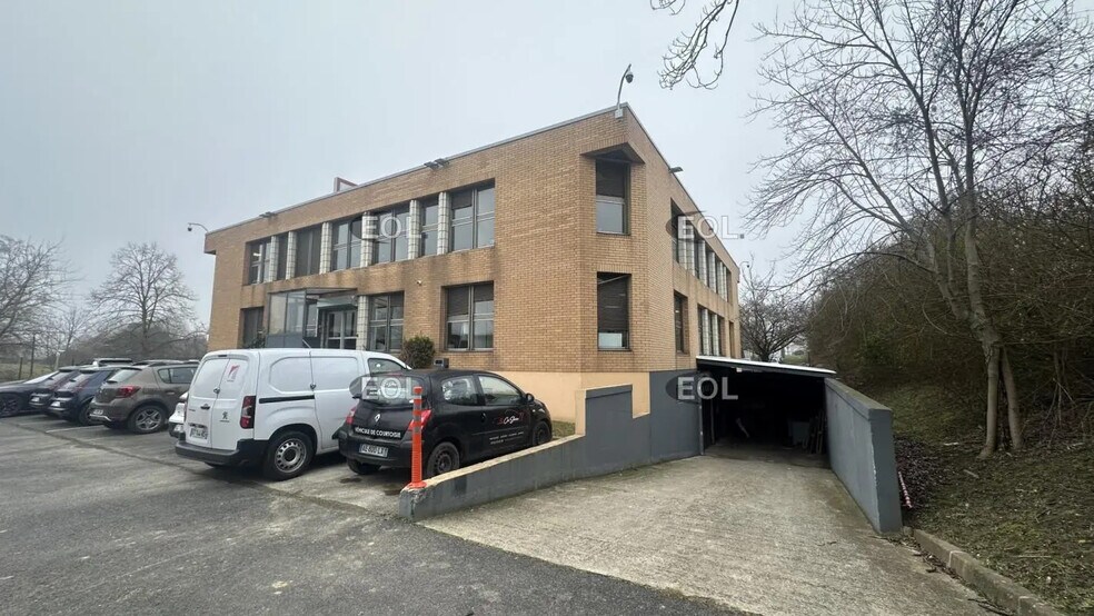 Light Industrial in Torcy for sale - Building Photo - Image 2 of 6
