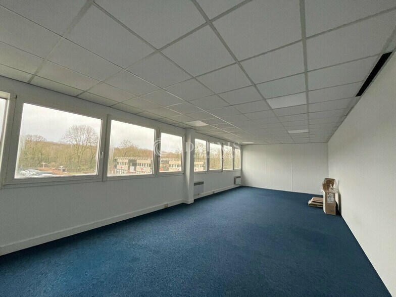 11 Bis Route De Gisy, Bièvres to rent - Interior Photo - Image 2 of 6