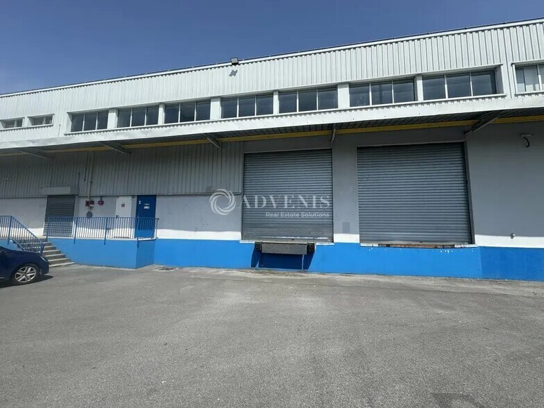 Industrial in Goussainville to rent - Building Photo - Image 1 of 7