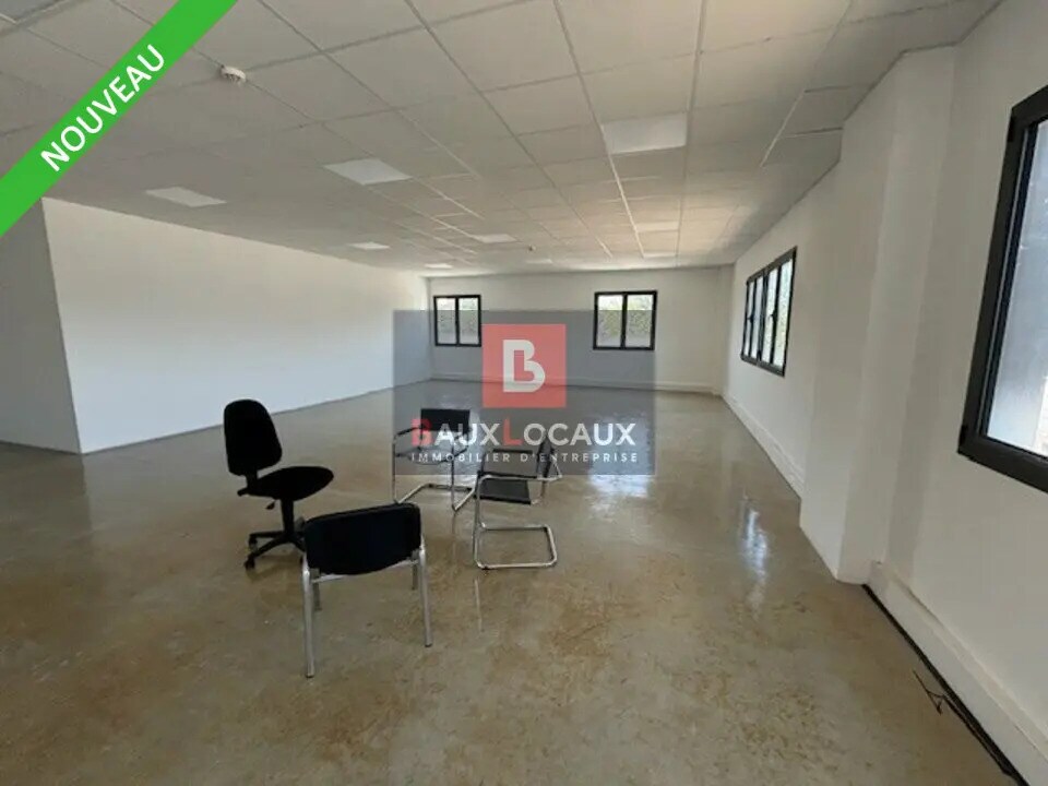 Location Bureaux 65 m² - Photo 1