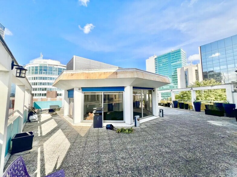 Office in Puteaux to rent - Building Photo - Image 1 of 7