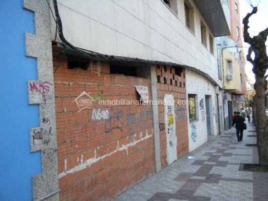 Retail in Cáceres to rent Building Photo- Image 1 of 3