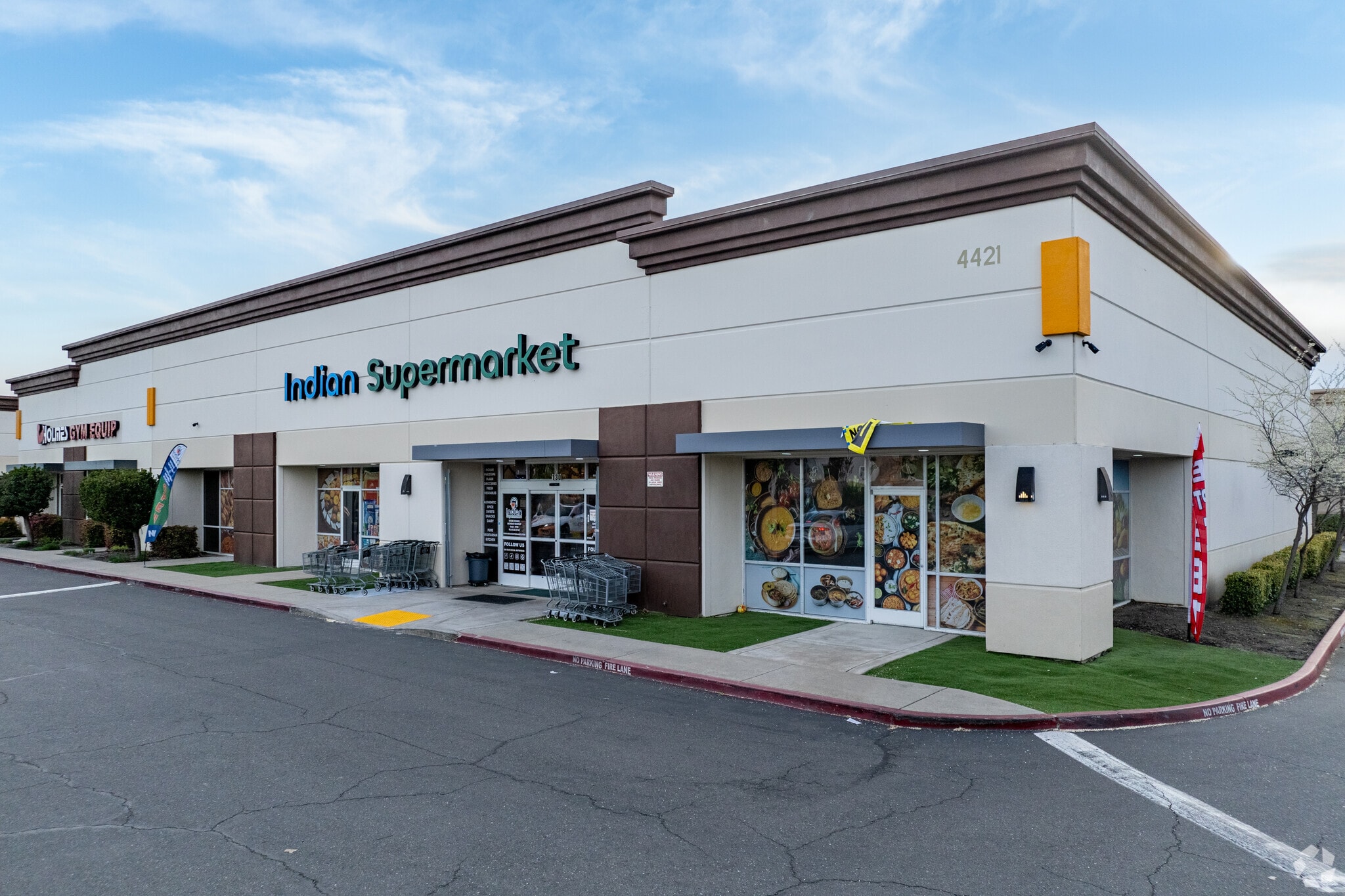 4421 Gateway Park Blvd, Sacramento, CA to rent Primary Photo- Image 1 of 11