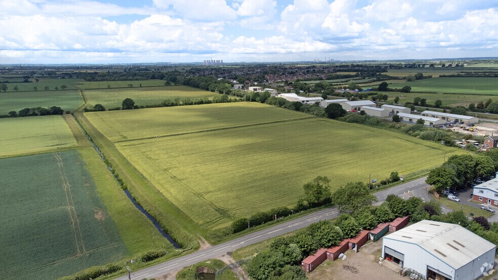 Saxilby Rd, Saxilby for sale - Primary Photo - Image 1 of 6