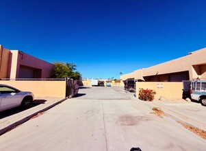 3425 N Indian Canyon Dr, Palm Springs, CA for rent Building Photo- Image 1 of 4