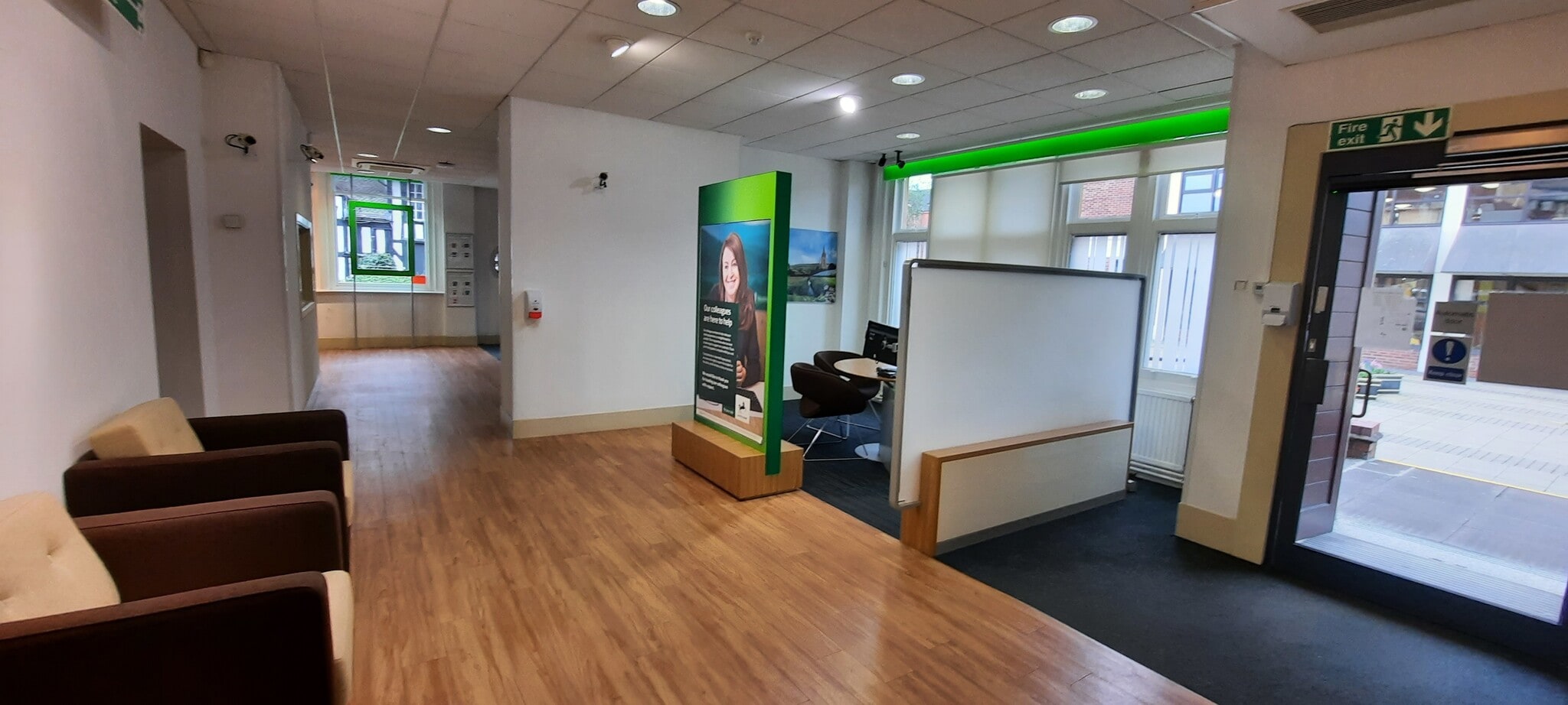 19-21 Victoria Sq, Droitwich to rent Interior Photo- Image 1 of 2