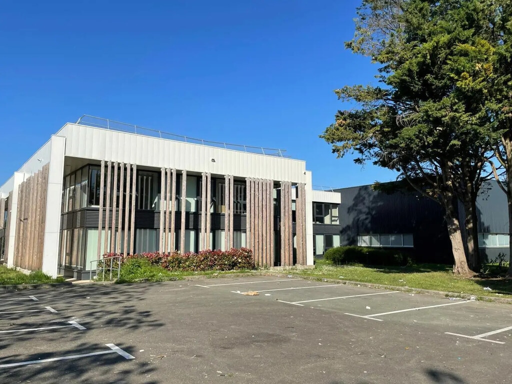 Location Bureaux 2 250 m² - Photo 1