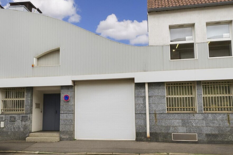 3 Rue Guy De Gouyon Du Verger, Arcueil for sale - Building Photo - Image 2 of 8