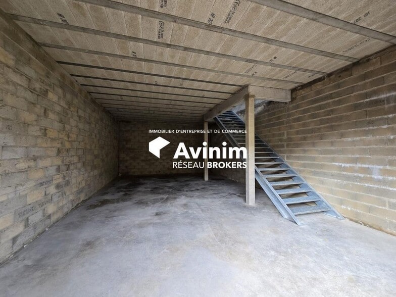 Industrial in Cormeilles-en-Parisis to rent - Interior Photo - Image 2 of 3