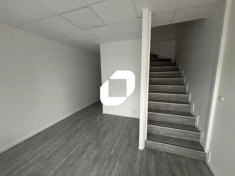 6 Rue De La Closerie, Lisses to rent - Interior Photo - Image 3 of 19