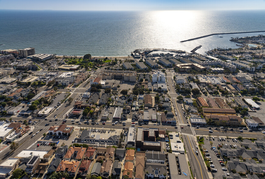 220 S Pacific Coast Hwy, Redondo Beach, CA for rent - Building Photo - Image 2 of 16