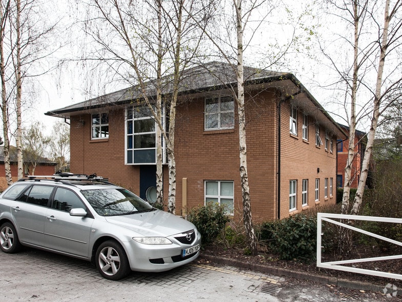 Emperor Way, Exeter to rent - Building Photo - Image 2 of 2