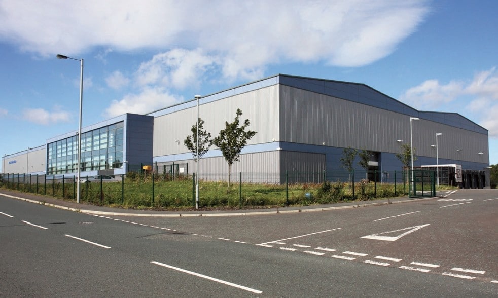 INFINITY PORTFOLIO portfolio of 3 properties for sale on LoopNet.co.uk - Building Photo - Image 2 of 2