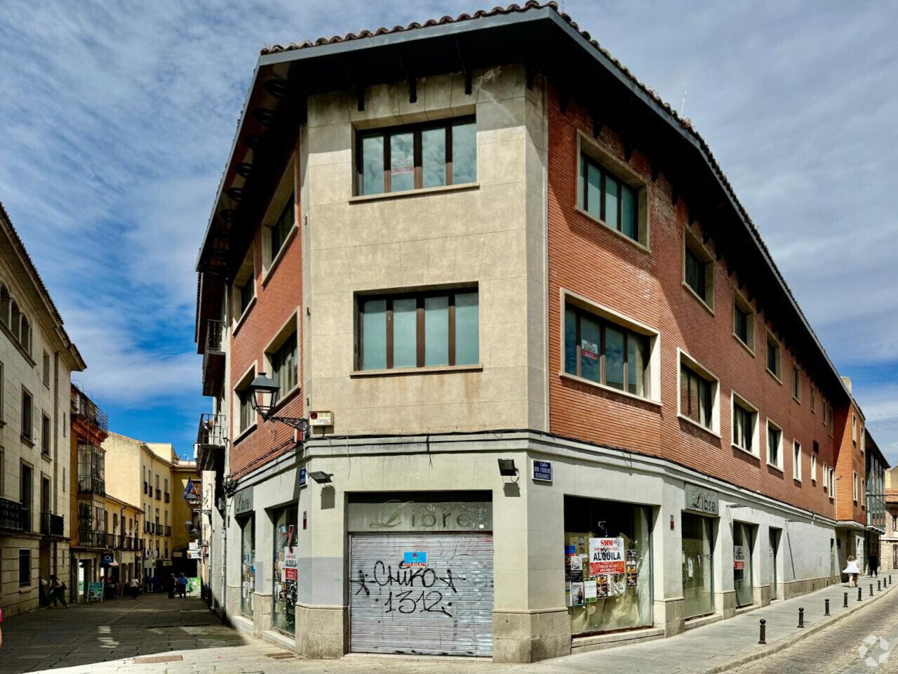Retail in Ávila, Ávila to rent Primary Photo- Image 1 of 31