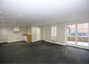 44 High St, Barnet for rent Interior Photo- Image 1 of 1