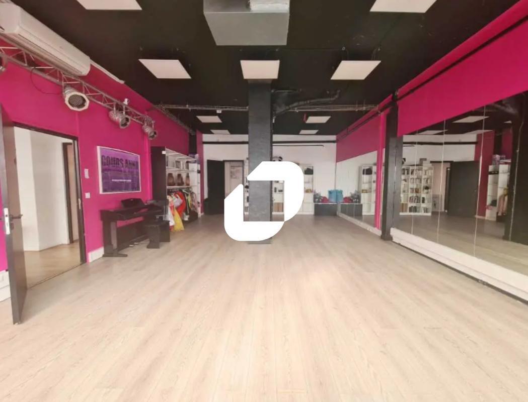 Office in Boulogne-Billancourt to rent Interior Photo- Image 1 of 5