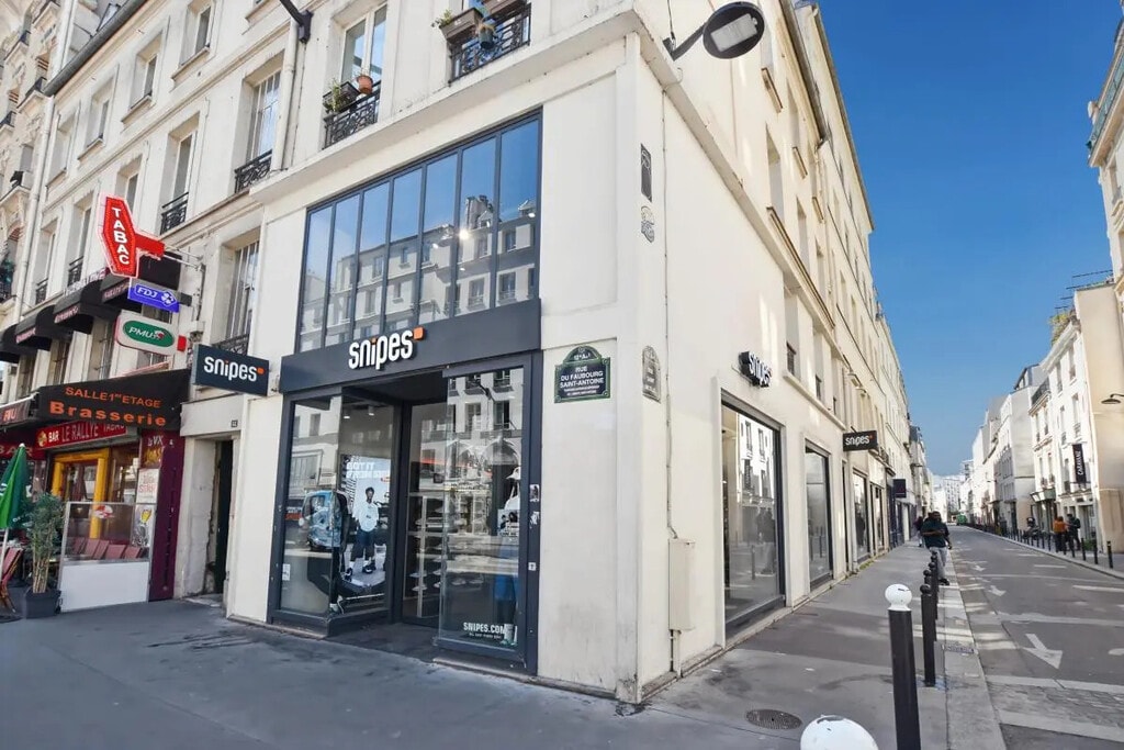 Location Commerce 162 m² à 325 m² - Photo 1