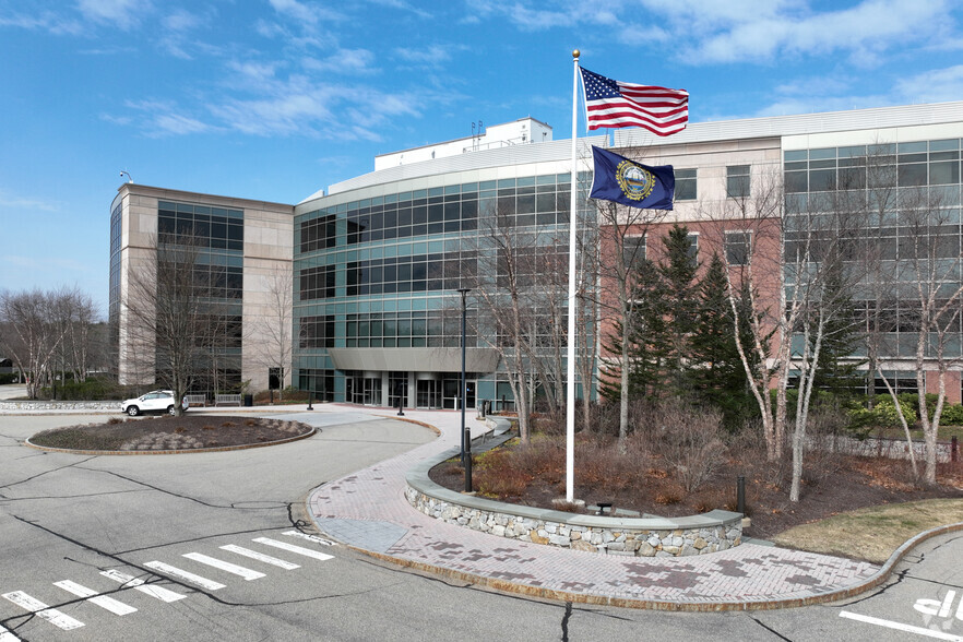 150 Liberty Way, Dover, NH for sale - Primary Photo - Image 1 of 4