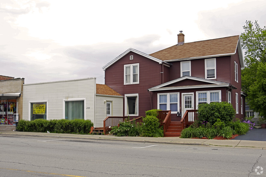 209-211 E Church St, Woodstock, IL for sale - Primary Photo - Image 1 of 1