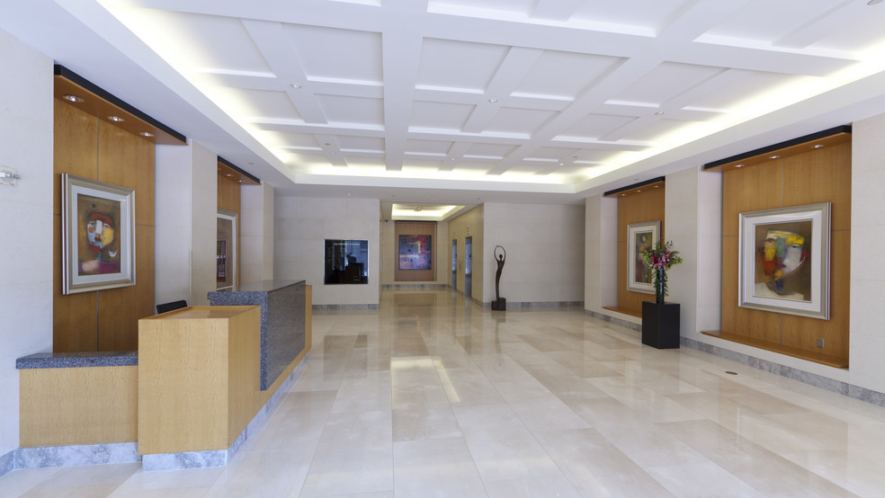 701 8th St NW, Washington, DC for rent - Lobby - Image 2 of 16