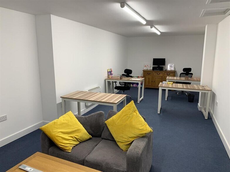 2-6 Sherrard St, Melton Mowbray to rent - Interior Photo - Image 3 of 11