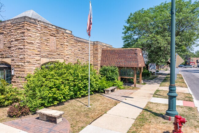 More details for 251 N Center St, Joliet, IL - Office to Rent