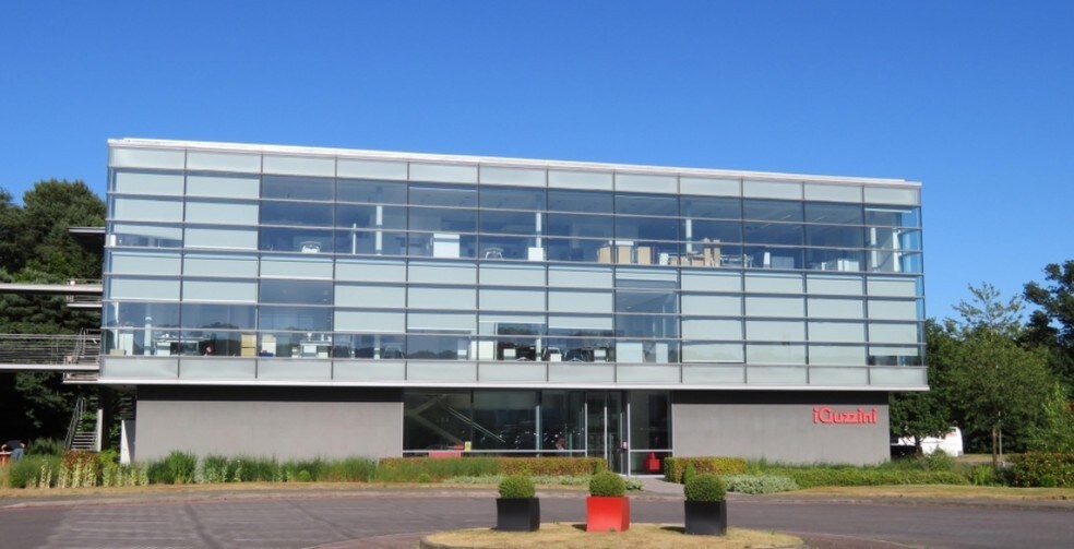 Astolat Way, Guildford for sale - Primary Photo - Image 1 of 1