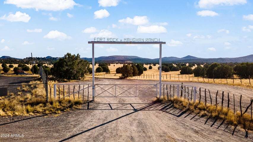 4820 Perkinsville Rd, Seligman, AZ for sale - Other - Image 1 of 14