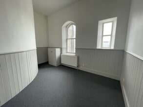 6 Carden Pl, Aberdeen to rent Interior Photo- Image 1 of 3