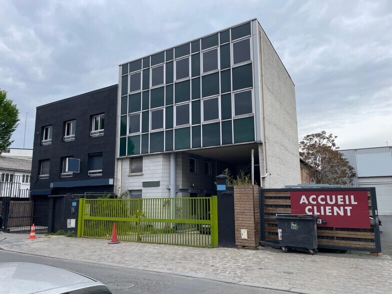Light Industrial in Aubervilliers for sale - Building Photo - Image 1 of 13