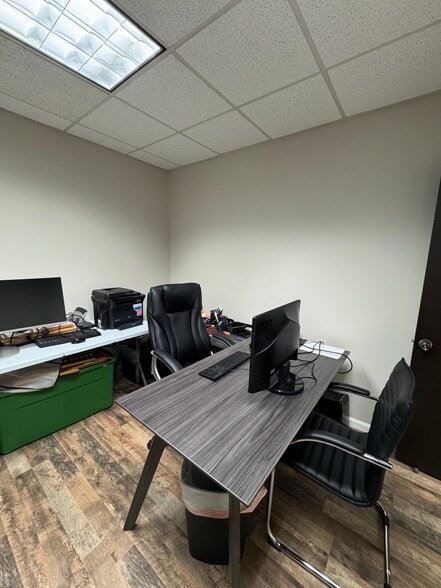 3060 Mercer University Dr, Atlanta, GA for sale - Interior Photo - Image 3 of 10