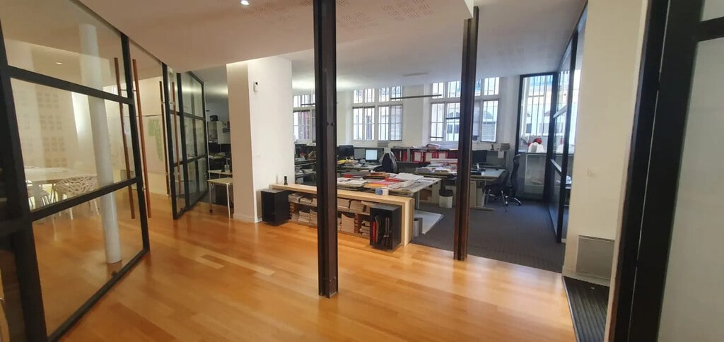 Vente Bureaux 250 m² - Photo 1