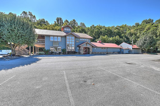 2620 E Andrew Johnson Hwy, Greeneville, TN for sale Building Photo- Image 1 of 1