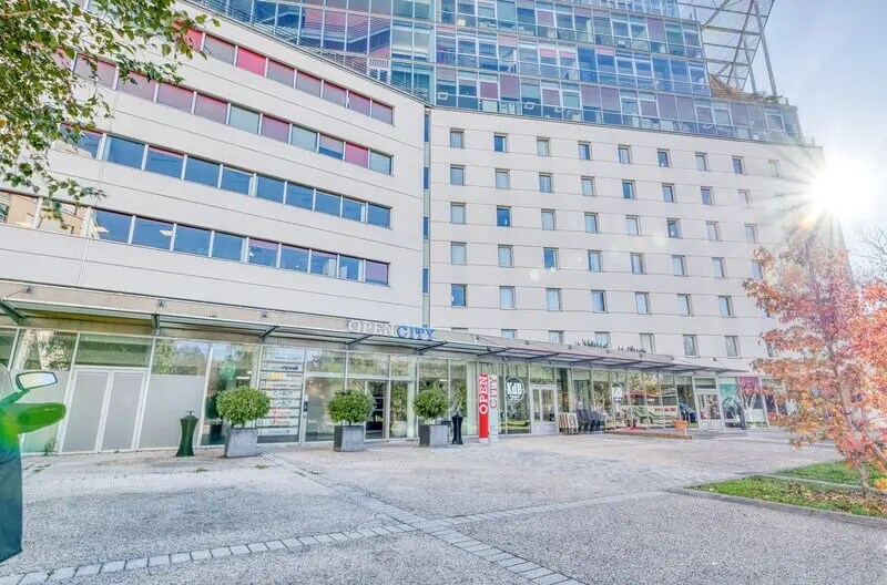 Office in Caluire-et-Cuire to rent Building Photo- Image 1 of 8