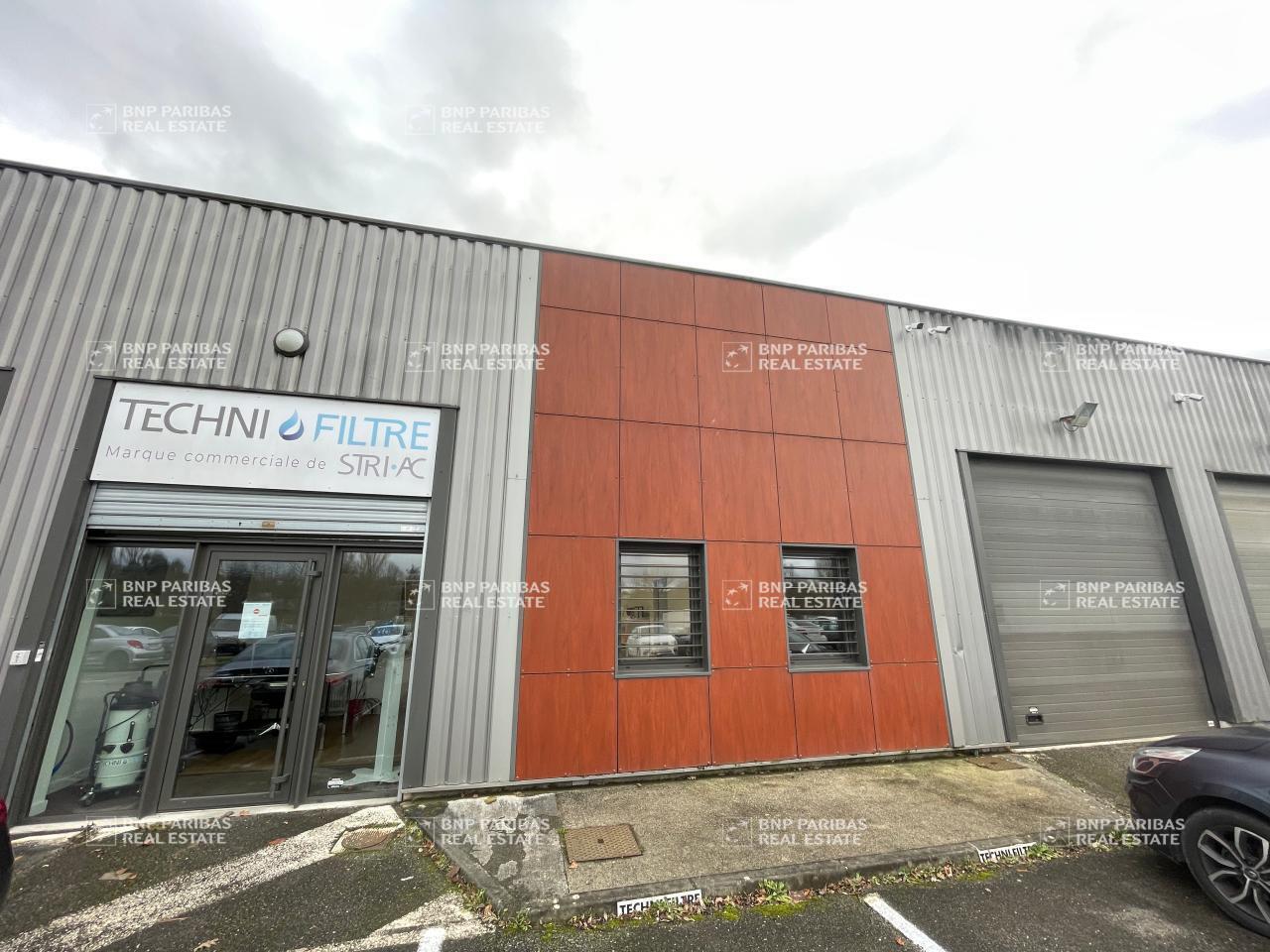Light Industrial in Montrabé to rent Building Photo- Image 1 of 28
