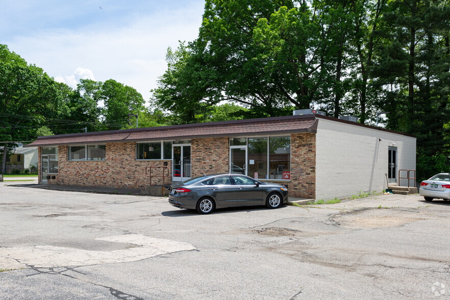 4447 Eastern Ave SE, Kentwood, MI for sale - Building Photo - Image 2 of 9