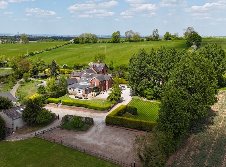 Melbourne View Hotel portfolio of 2 properties for sale on LoopNet.co.uk - Building Photo - Image 3 of 20