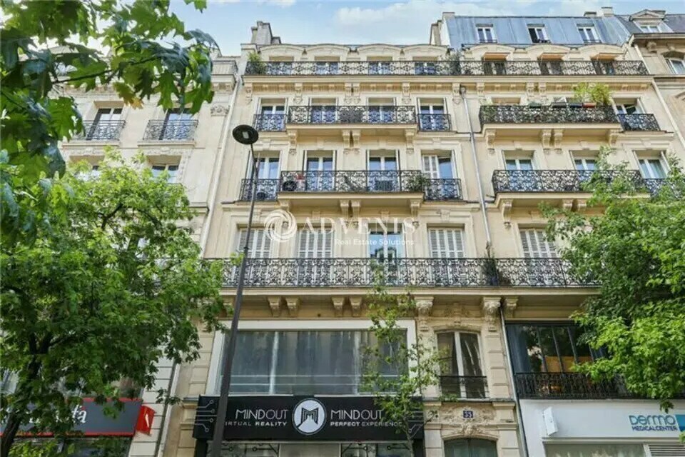 Office in Paris to rent Building Photo- Image 1 of 8