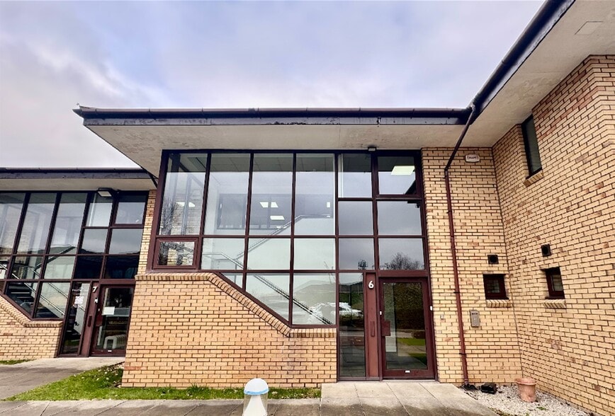 Pittman Way, Preston to rent - Primary Photo - Image 1 of 17