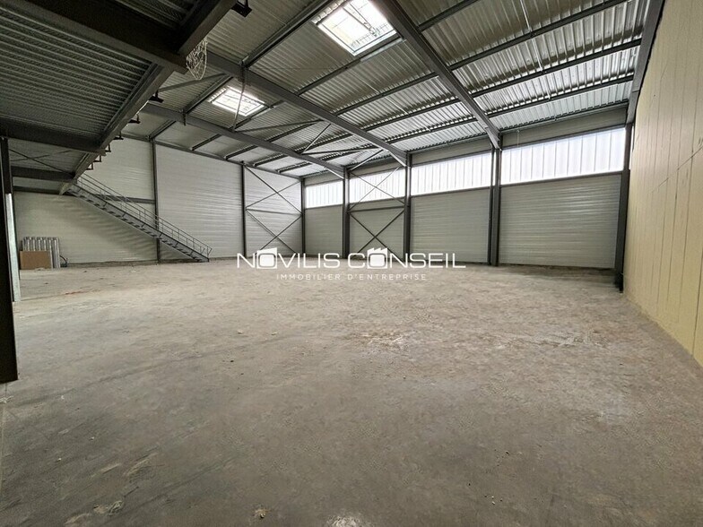 Light Industrial in Launaguet to rent - Building Photo - Image 2 of 11