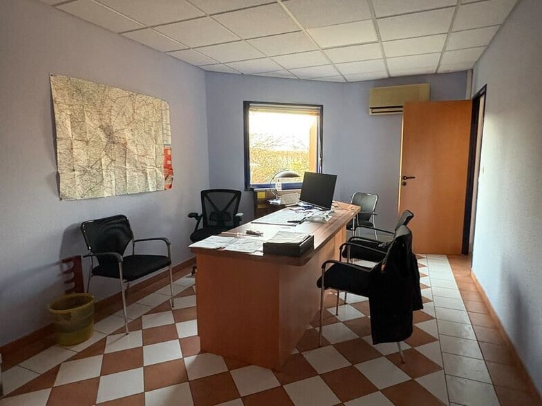 Light Industrial in Montagny to rent - Interior Photo - Image 3 of 10