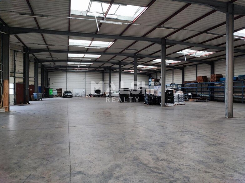 Industrial in Corbas to rent - Interior Photo - Image 2 of 12