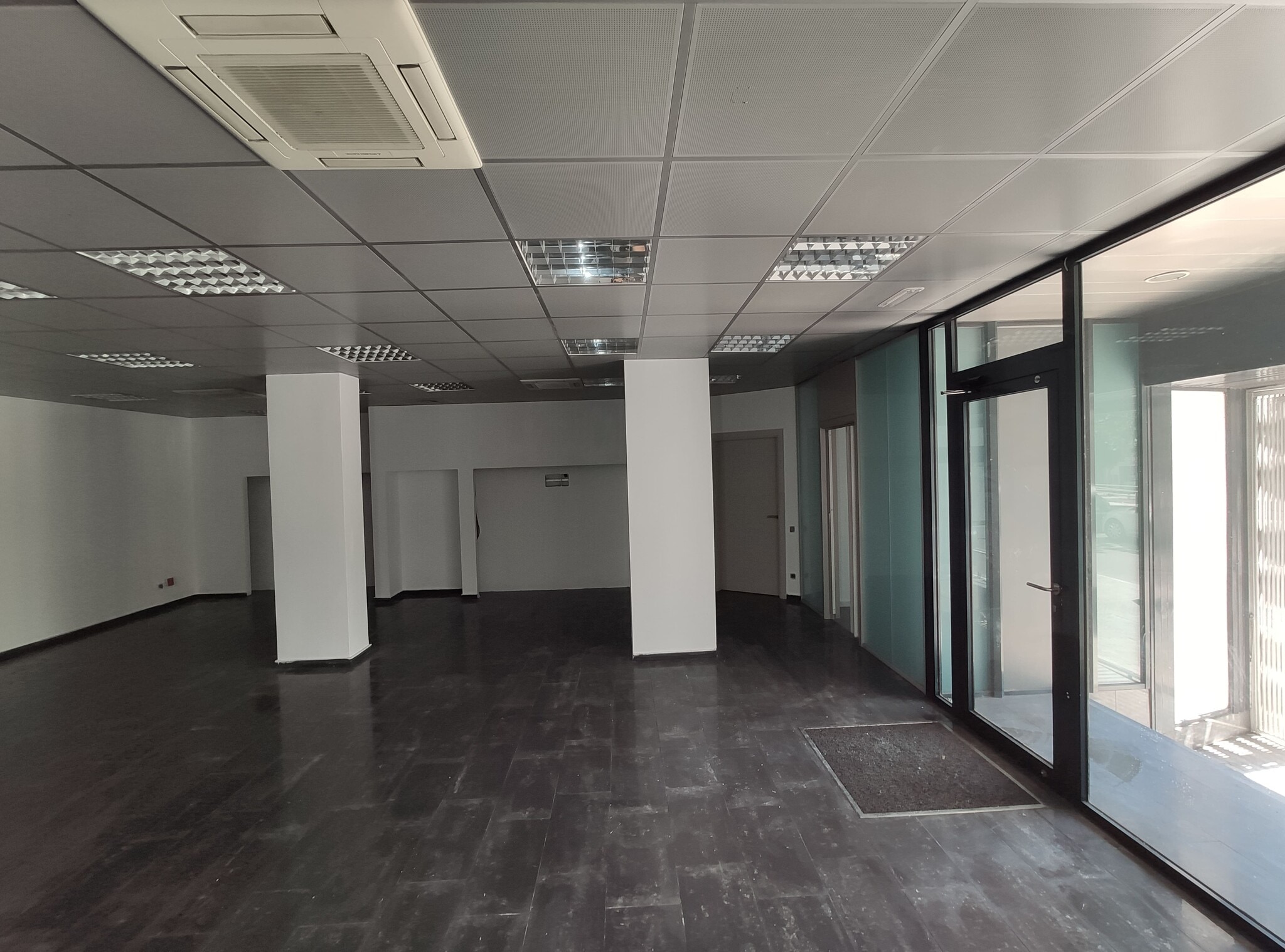 Retail in Terrassa, Barcelona to rent Interior Photo- Image 1 of 13