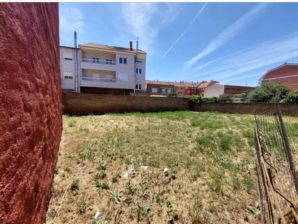 Land in Villaquilambre for sale Building Photo- Image 1 of 9