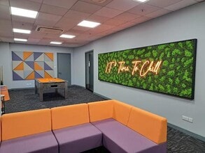 Epson Ave, Wilmslow to rent Building Photo- Image 1 of 2